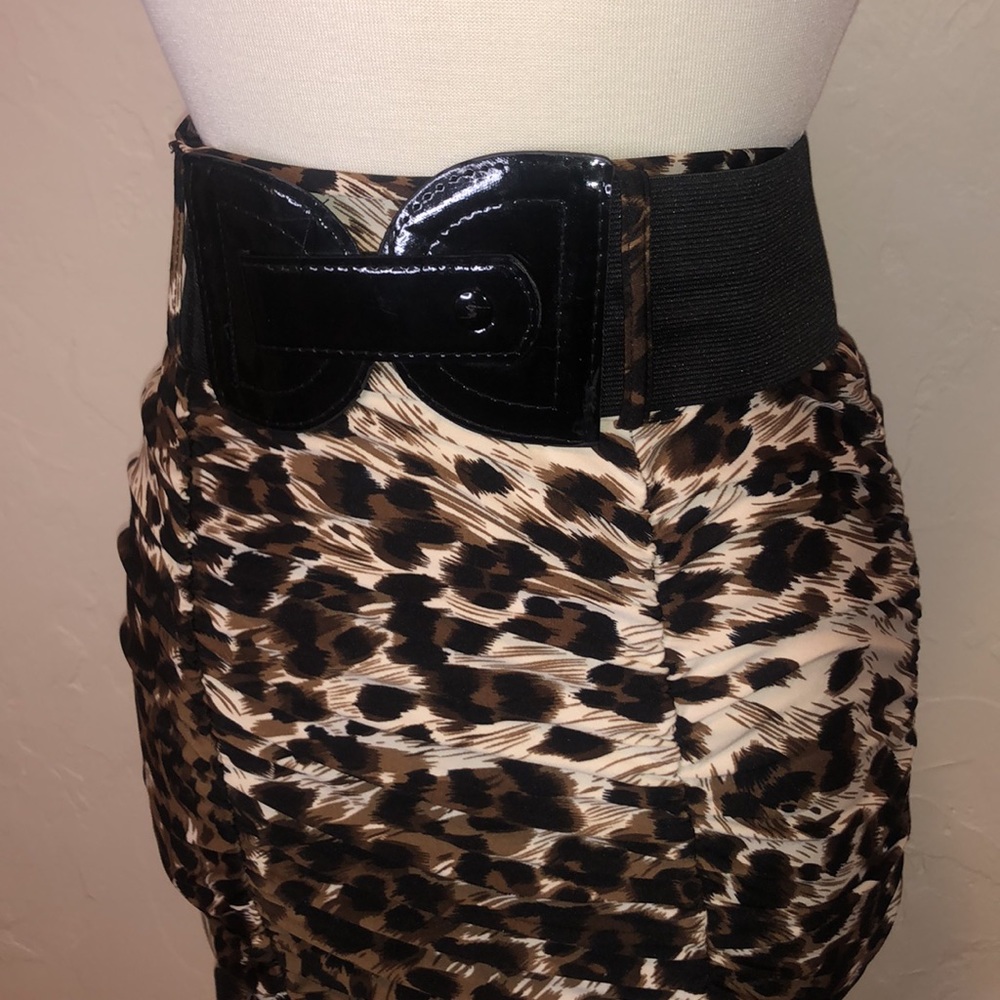Windsor Cheetah Print Pencil Skirt with black belt - Picture 3 of 5